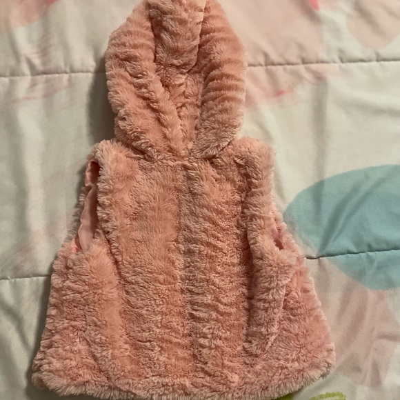 Wonder Nation Pink Faux Fur Hooded Vest - Infant 18 months - Picture 3 of 4